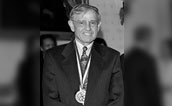 Professor Caruthers receiving the National Medal of Science